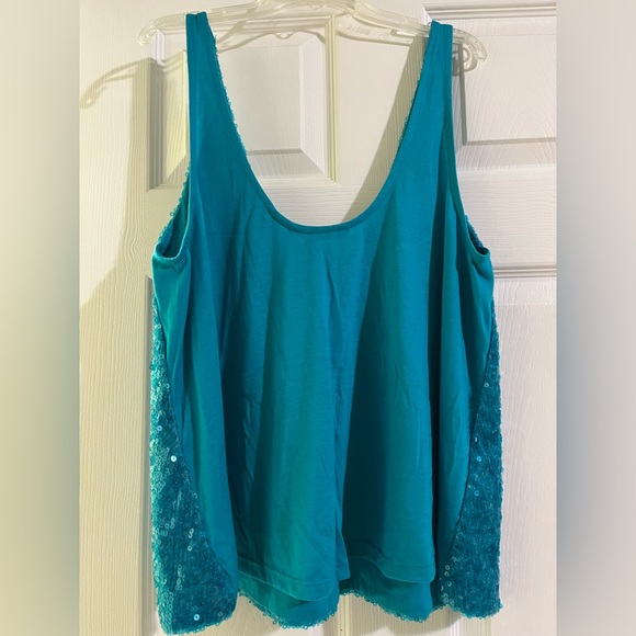 NWT Sophia Vergara Blue Sequin Tank / Shell top - Picture 3 of 3